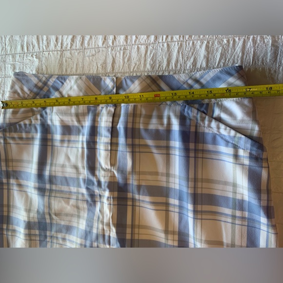 Izod Womens Golf Skort Size 8 Plaid Blue and White Pickle Ball - Picture 9 of 10